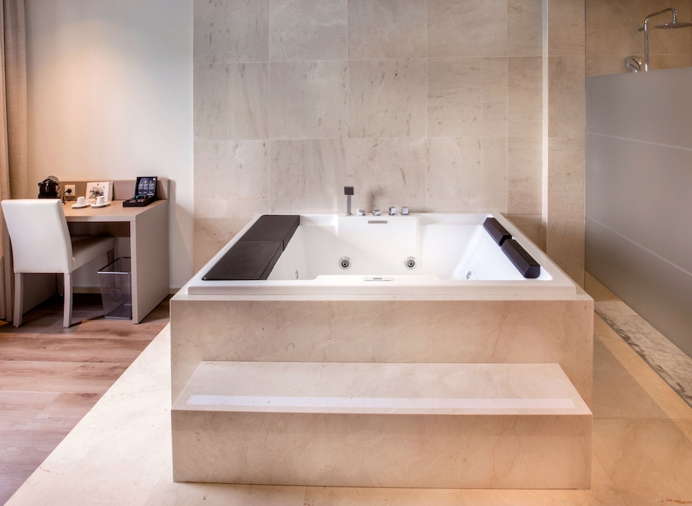 Oporto Airport Business Hotel 20/60
