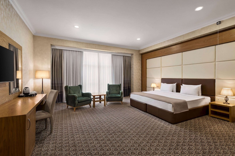 ROOM, KING BED, ACCESSIBLE
