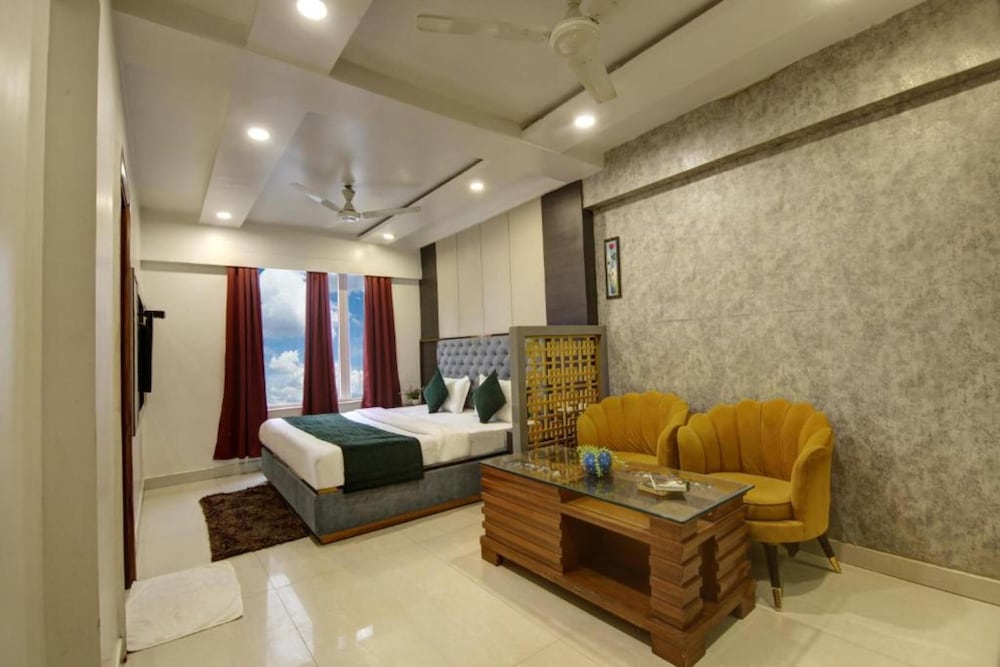 Hotel Shanti Plaza 23/50