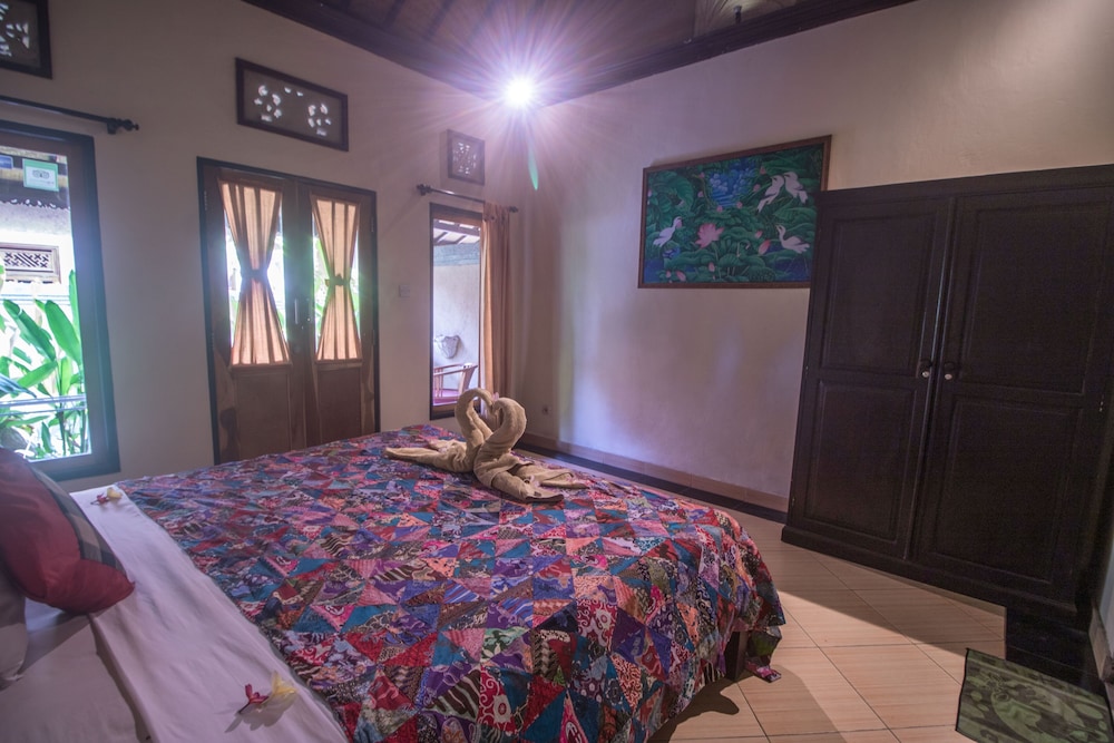 Trijaya Guest House 22/72