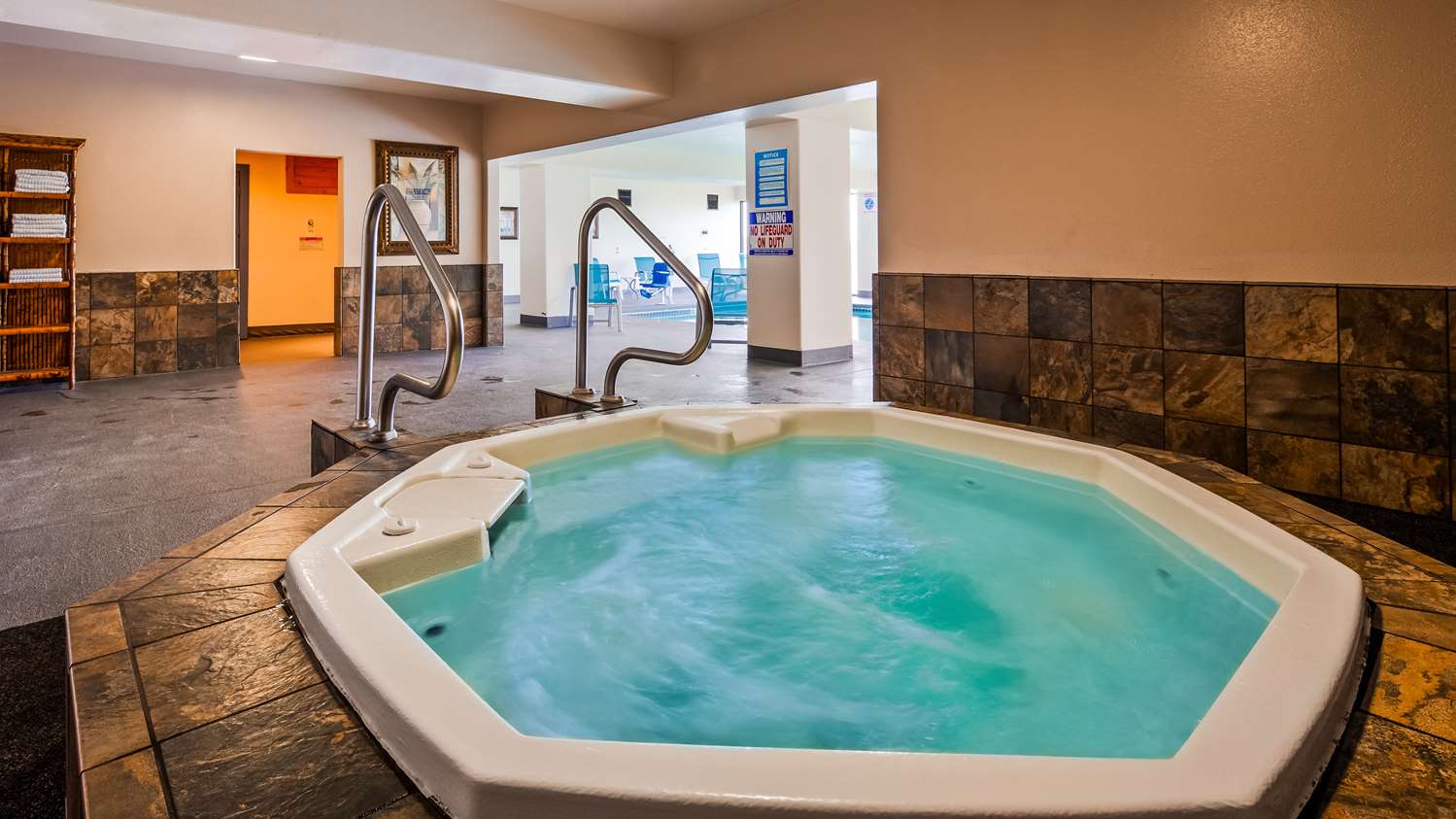 Best Western Pier Point Inn 15/22