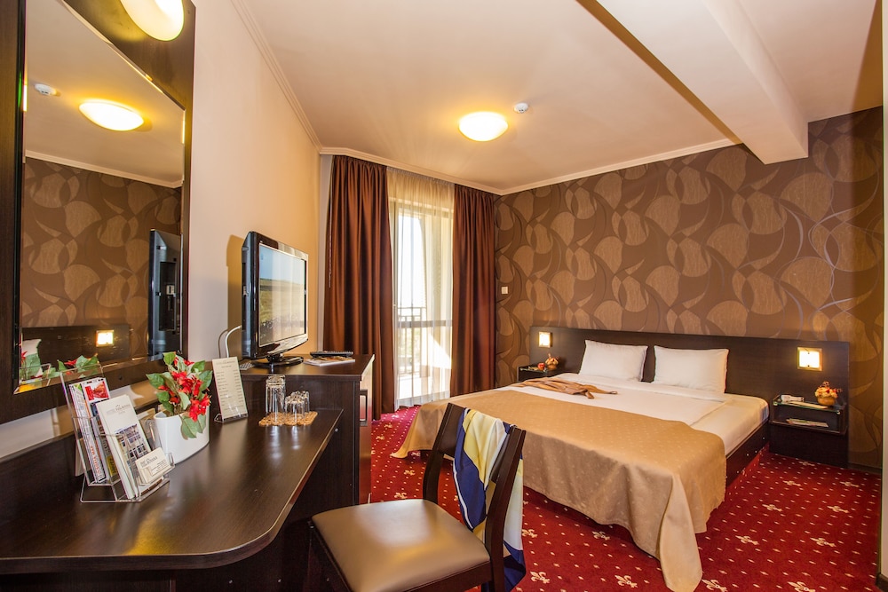 BUSINESS, SUITE, KING BED