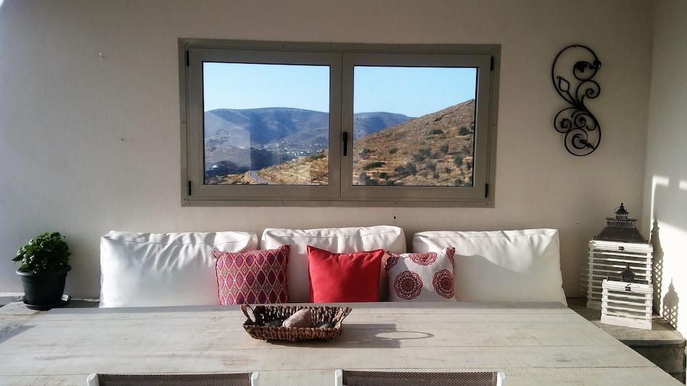 Villa Baya 4/17