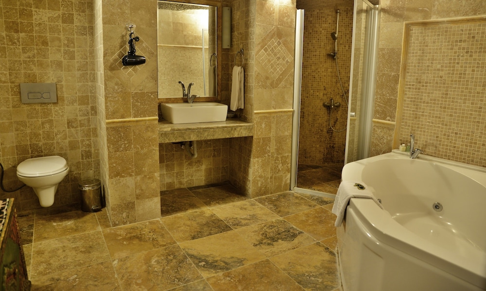 Grand Cave Suites 48/50