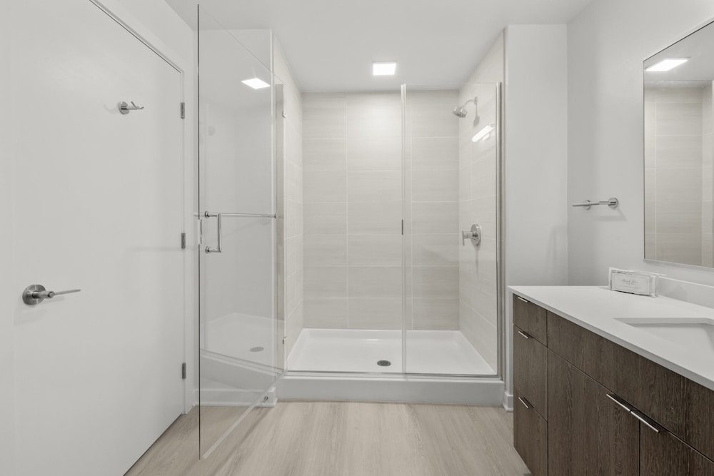 Global Luxury Suites at Capitol Hill 47/49