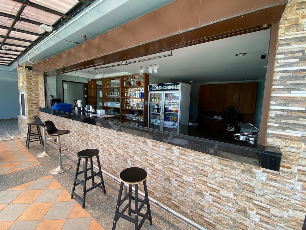 77 Patong Hotel & Spa 35/50