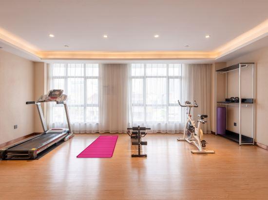 Lavande Hotel (Guangzhou South Railway Station, Hanxi Changlong Station) 7/14