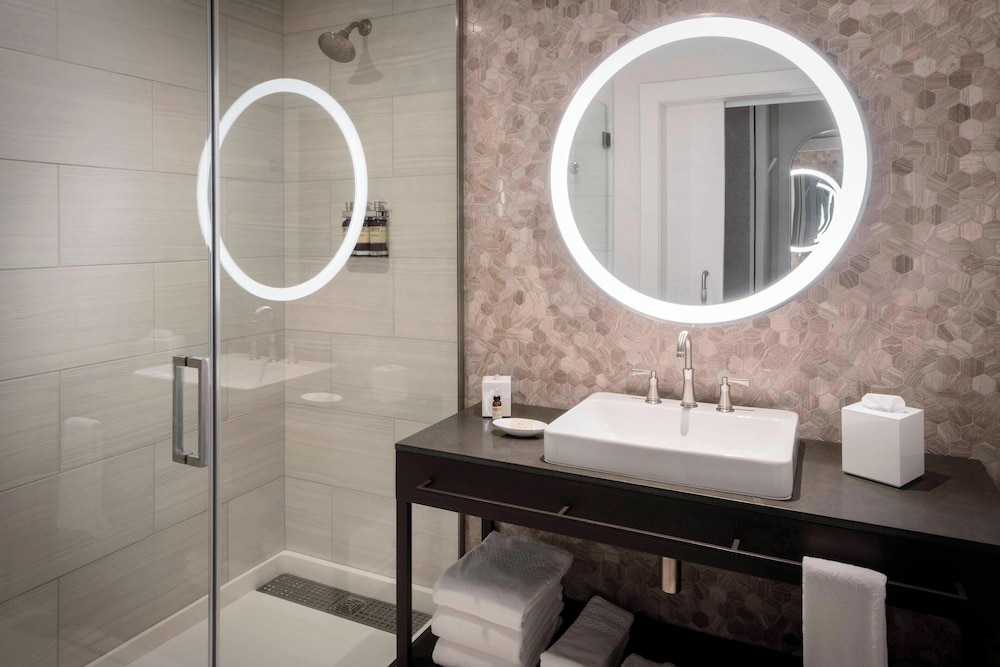 The Elizabeth Hotel Autograph Collection 51/54