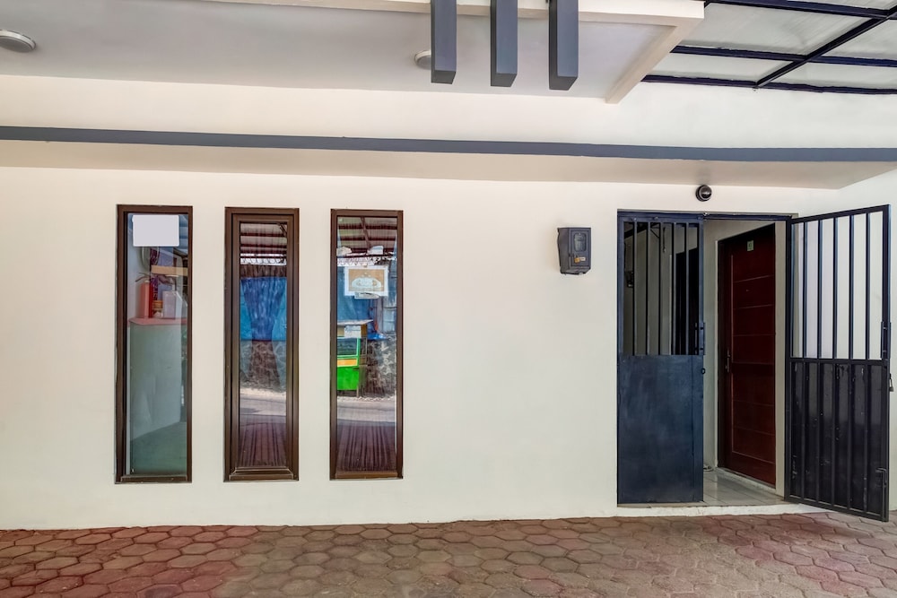 OYO 3878 Graha Hsc Syariah 13/17
