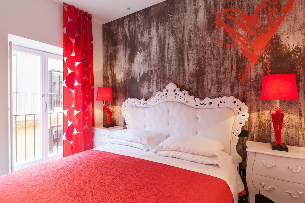 SUPERIOR, DOUBLE OR TWIN BED