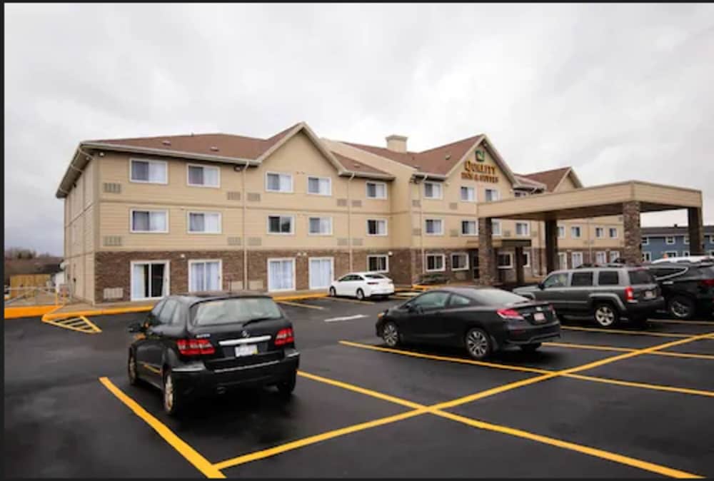 Quality Inn & Suites Bathurst, NB 42/50