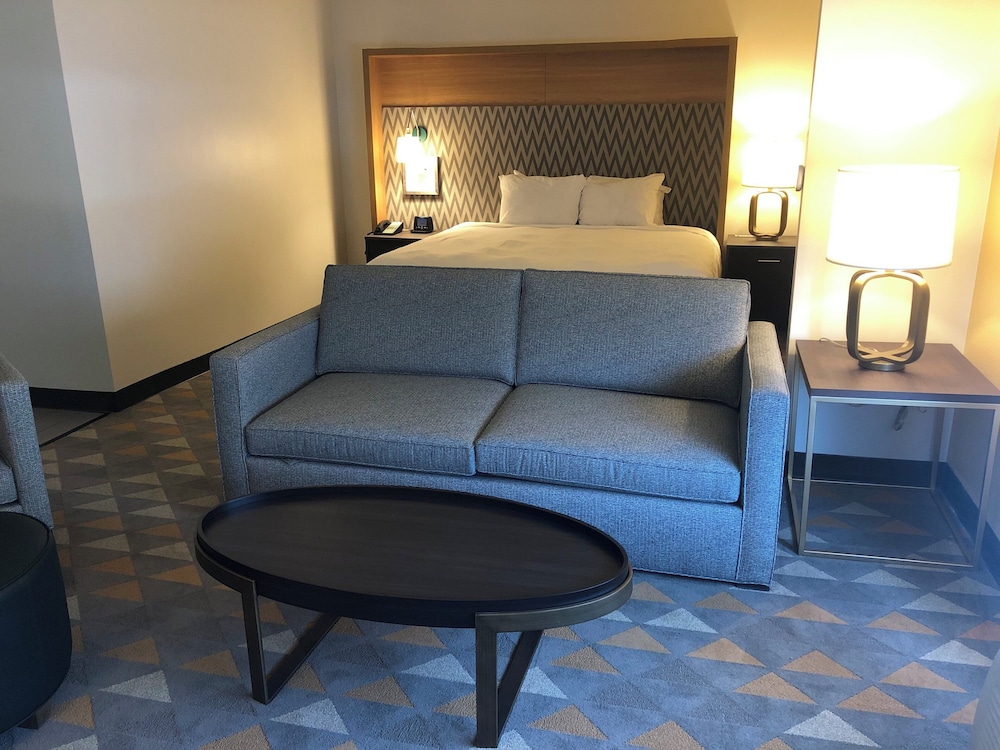 Holiday Inn Cleveland 32/60