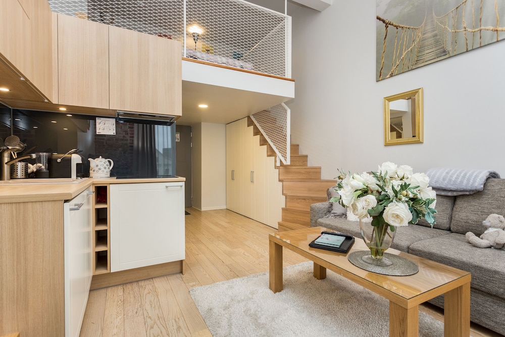 Angleterre Apartments 7/50