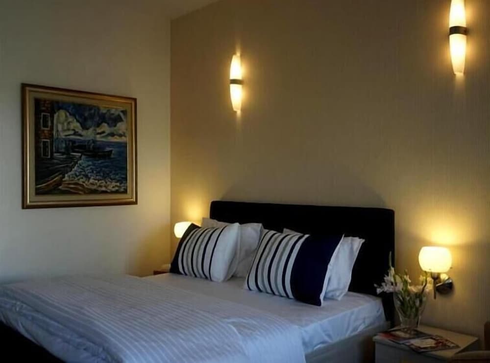 Airport Hotel 25/59