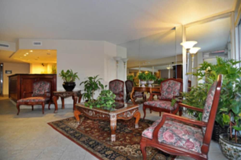 Gold Leaf Hotel of Dewey-Rehoboth Beach 38/47
