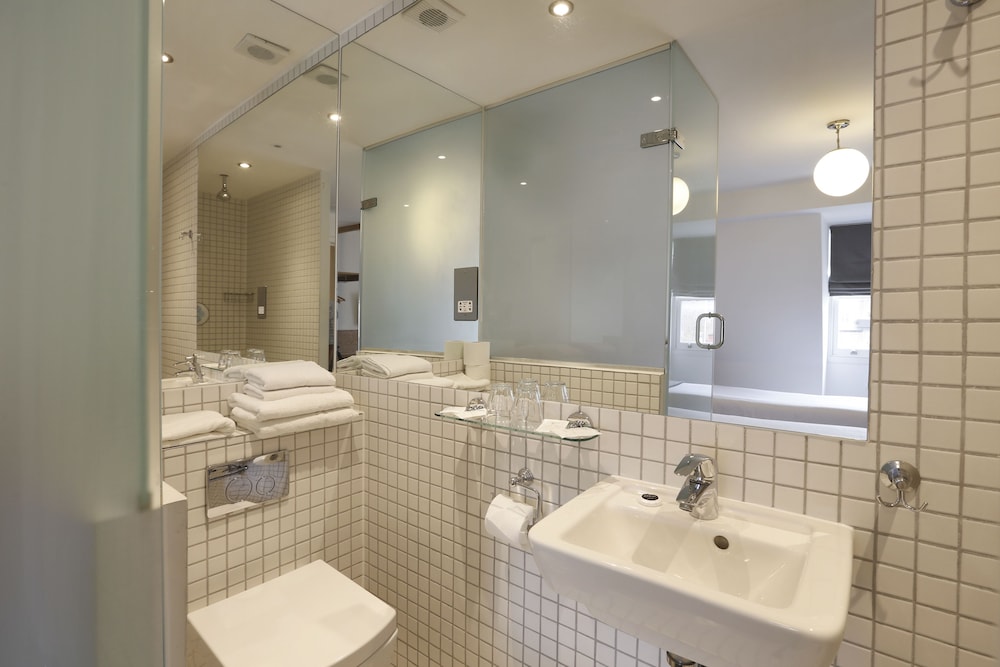 PRINCE WILLIAM HOTEL 28/55