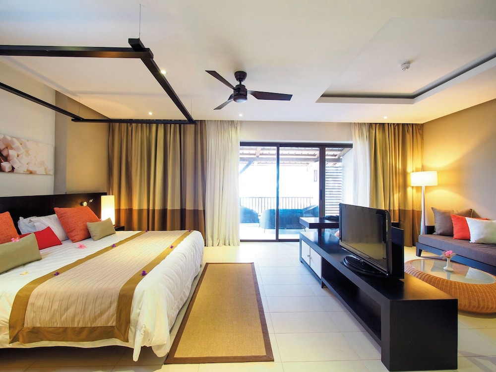 Crystals Beach Resort Belle Mare, a member of Radisson Individuals 14/56