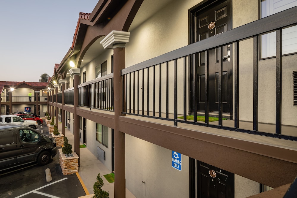 Bayhill Inn San Bruno 10/36