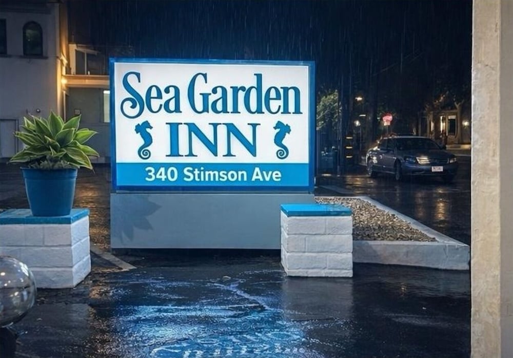 Sea Garden Motel 43/63