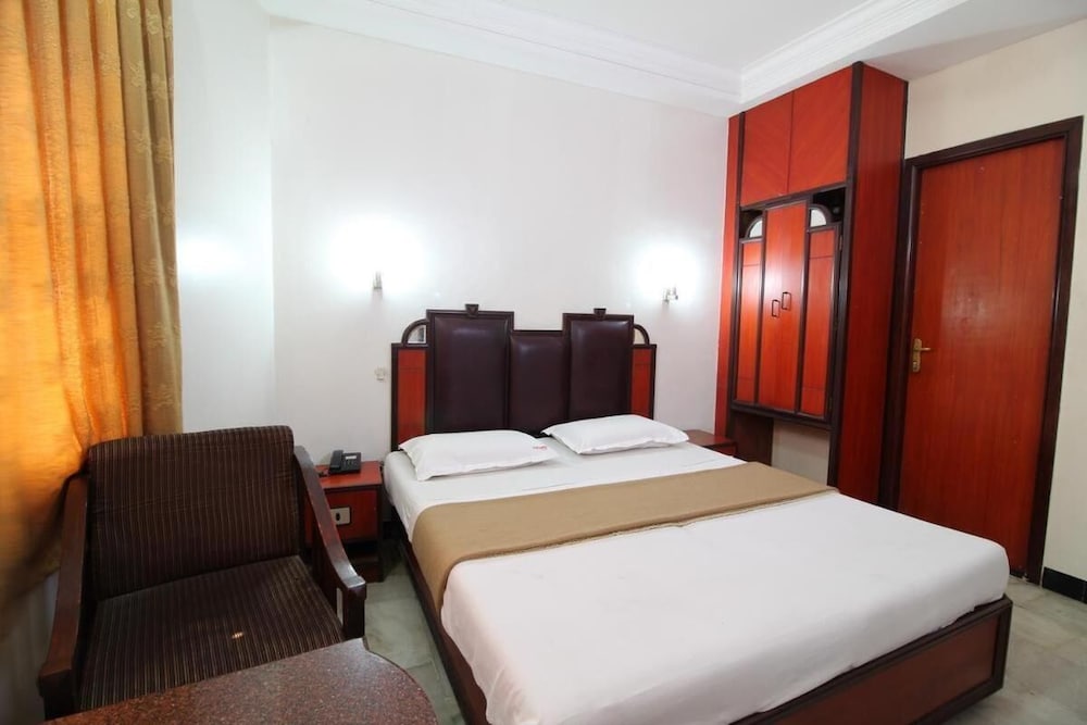 Hotel Naveen 7/15