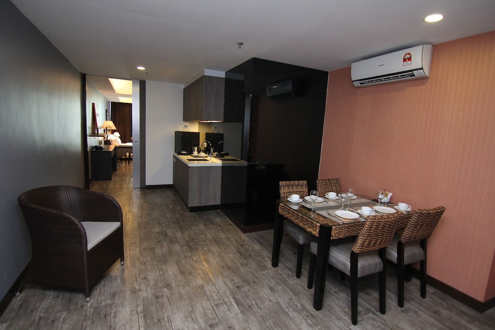 Nexus Regency Suites & Hotel 50/69