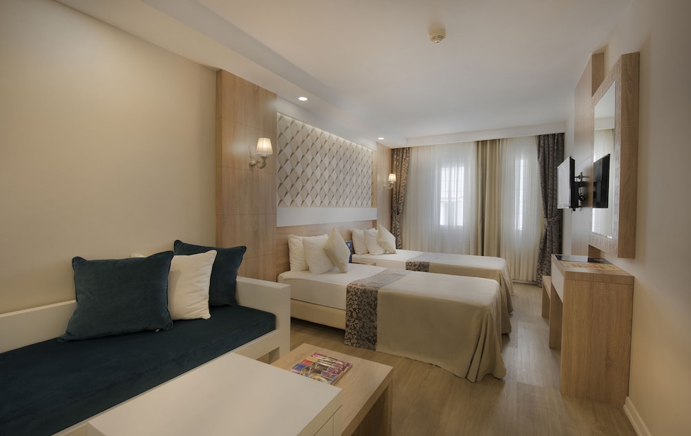 Sealife Family Resort Hotel 25/72