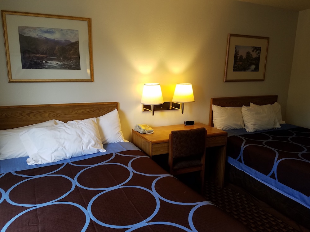 Auburn Inn 12/31