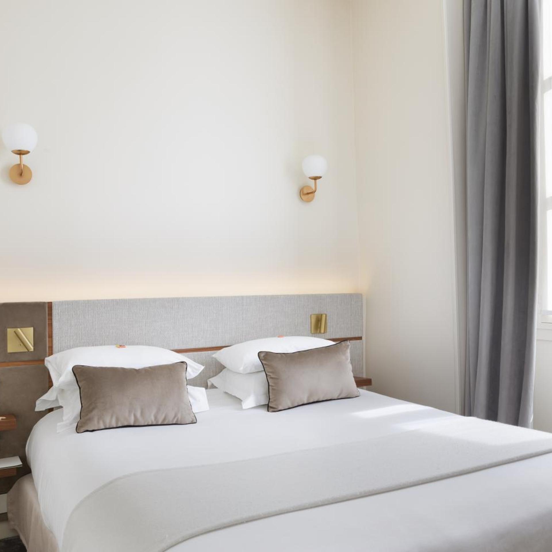 Room, King Bed, Small