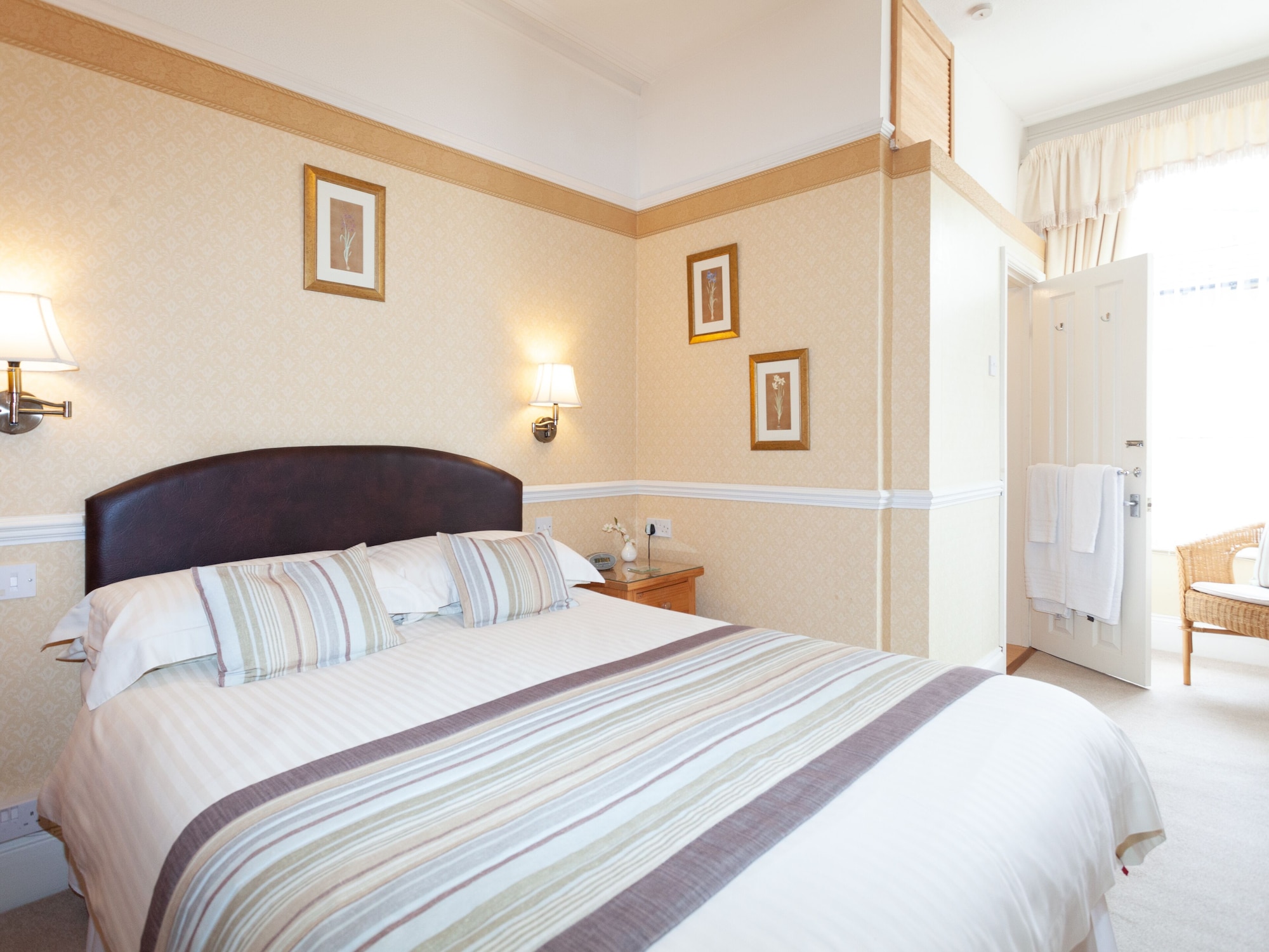 Room, Double Bed
