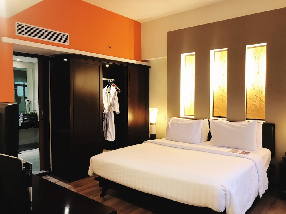 Mercure Surabaya Grand Mirama 18/81