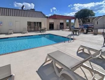 Econo Lodge Sonora, TX 50/60