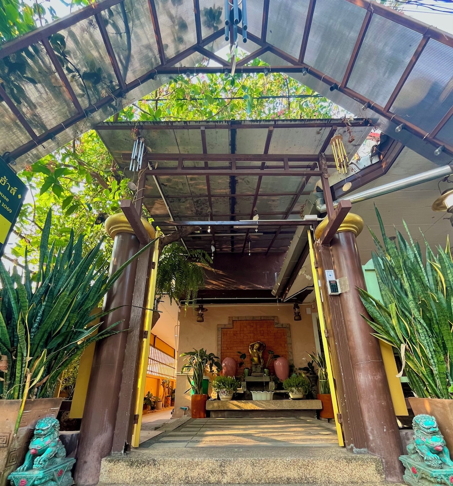Baan Baramee Guesthouse 5/50