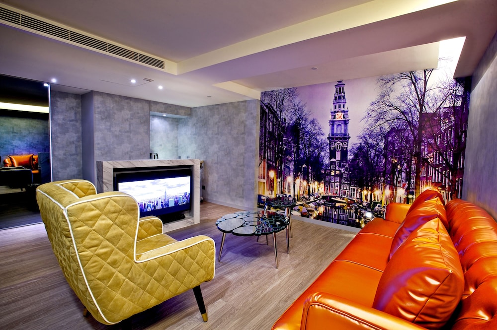 Fx Inn Kaohsiung Zhonghua Road Branch 39/56