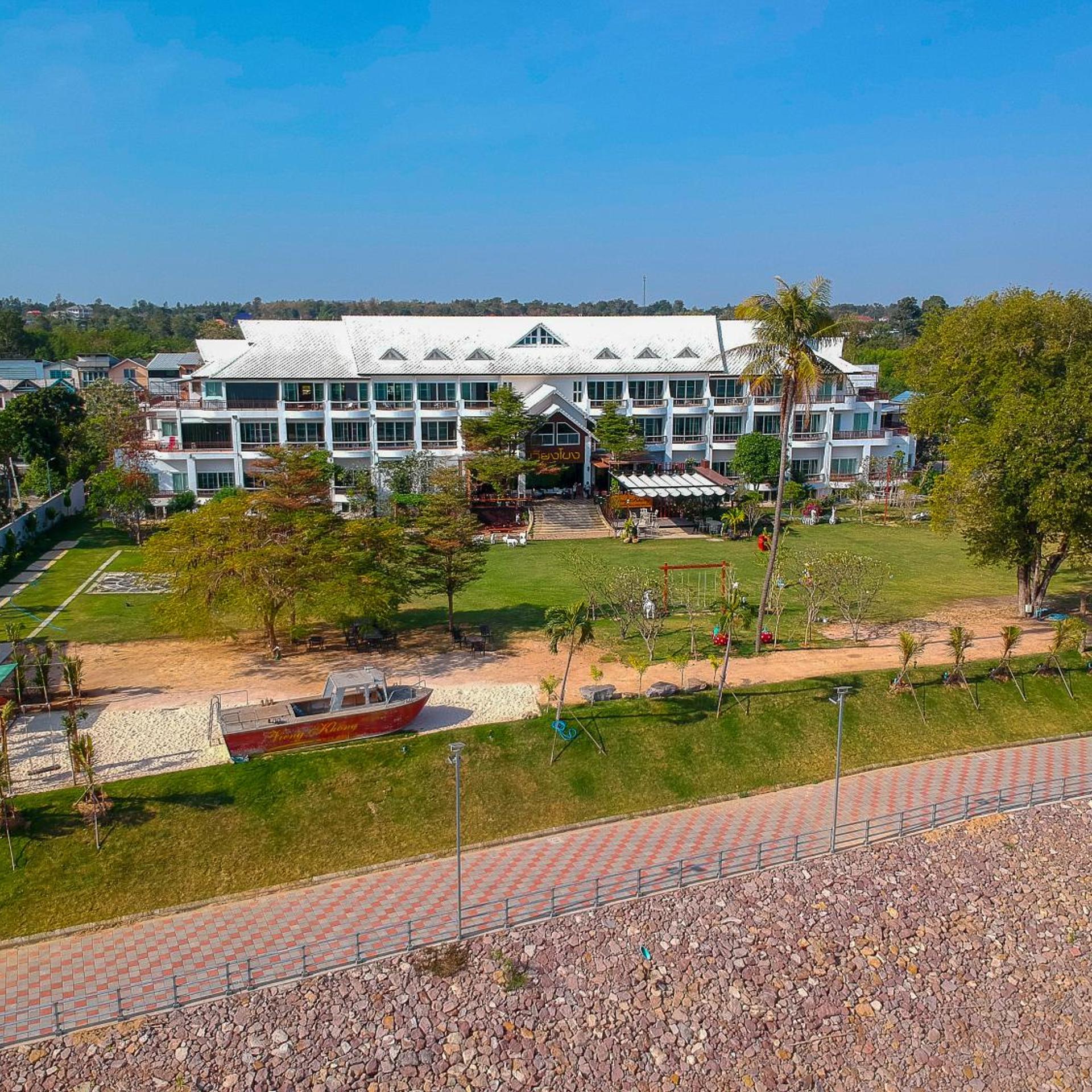 Vieng Khong Hotel 2/100
