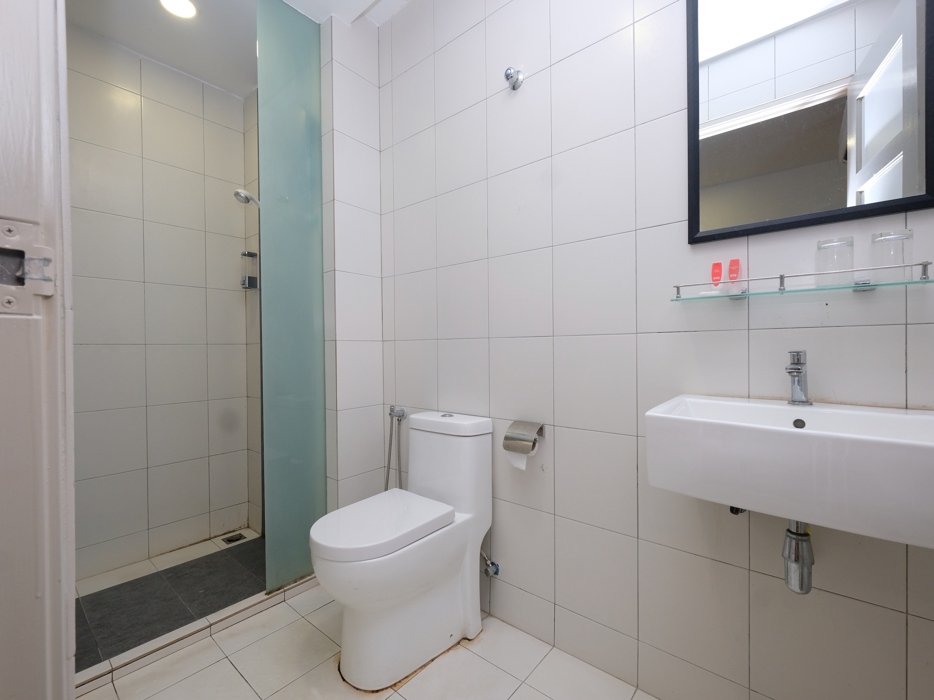 OYO 89492 Carlton Inn Bukit Ubi 34/37