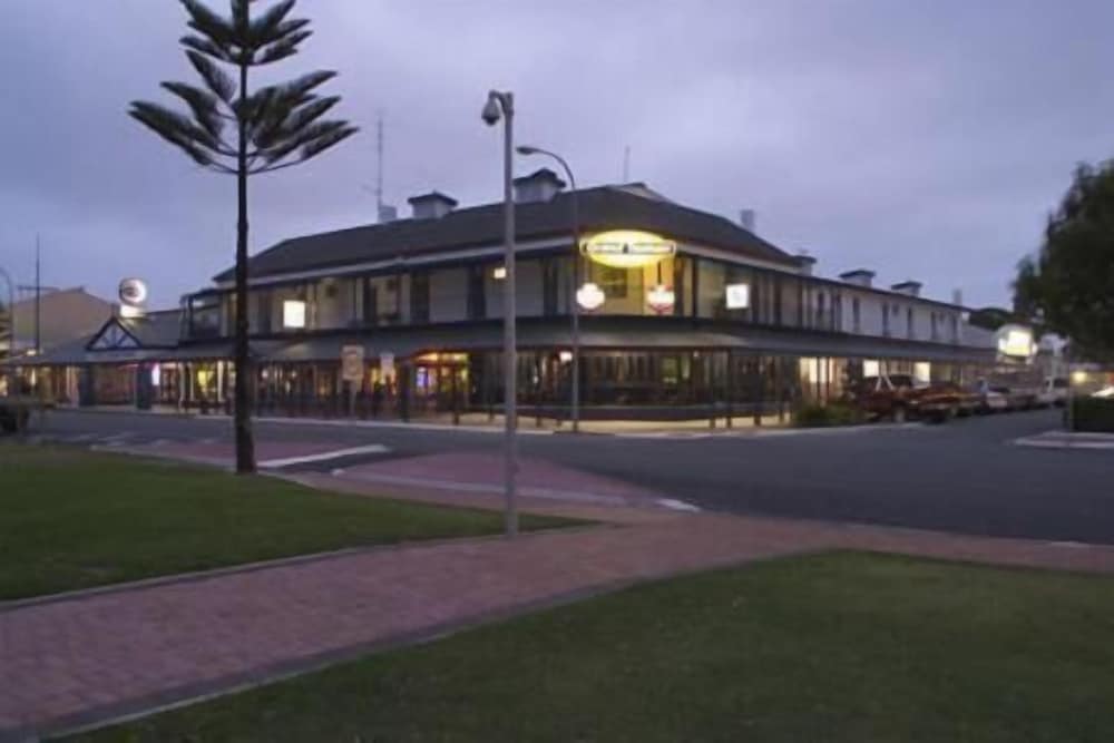 Grand Tasman Hotel 6/65
