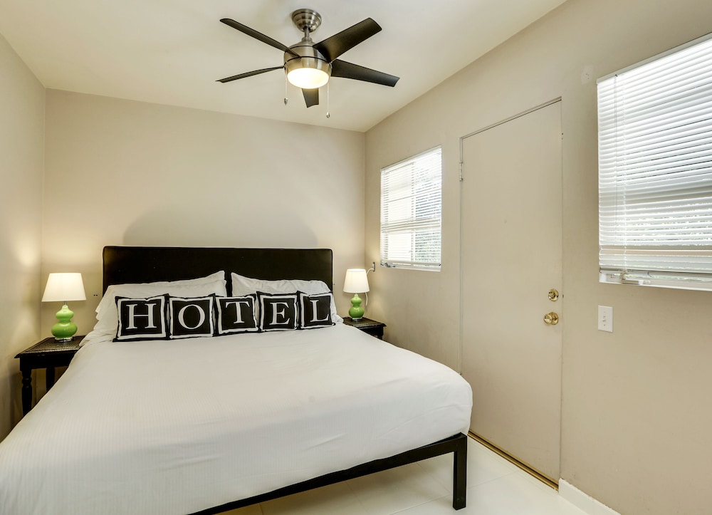 The Three Fifty Hotel - Adults Only 8/63