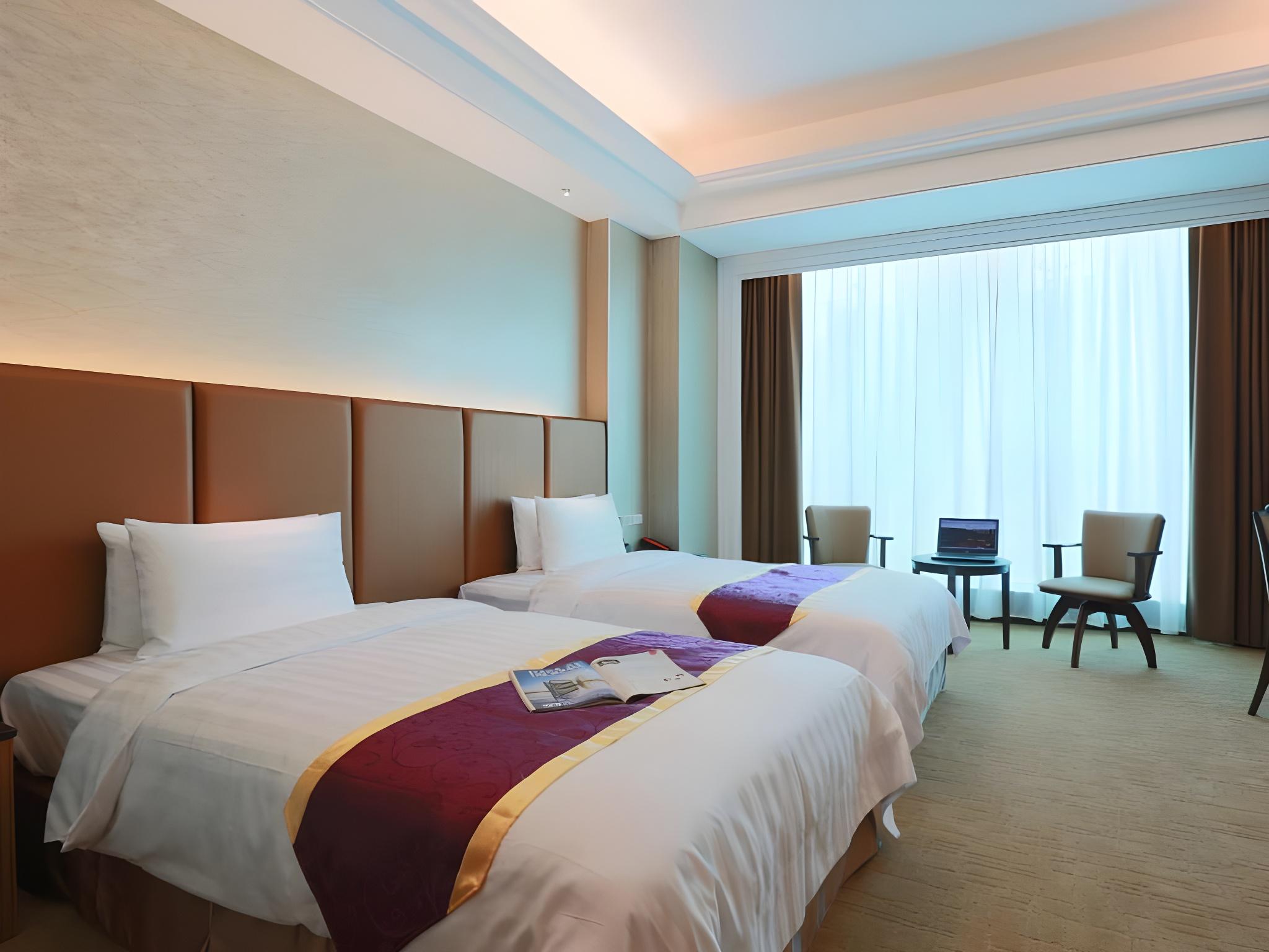 Elegant, Twin Beds
