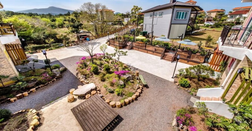 Eco Resort 24/27