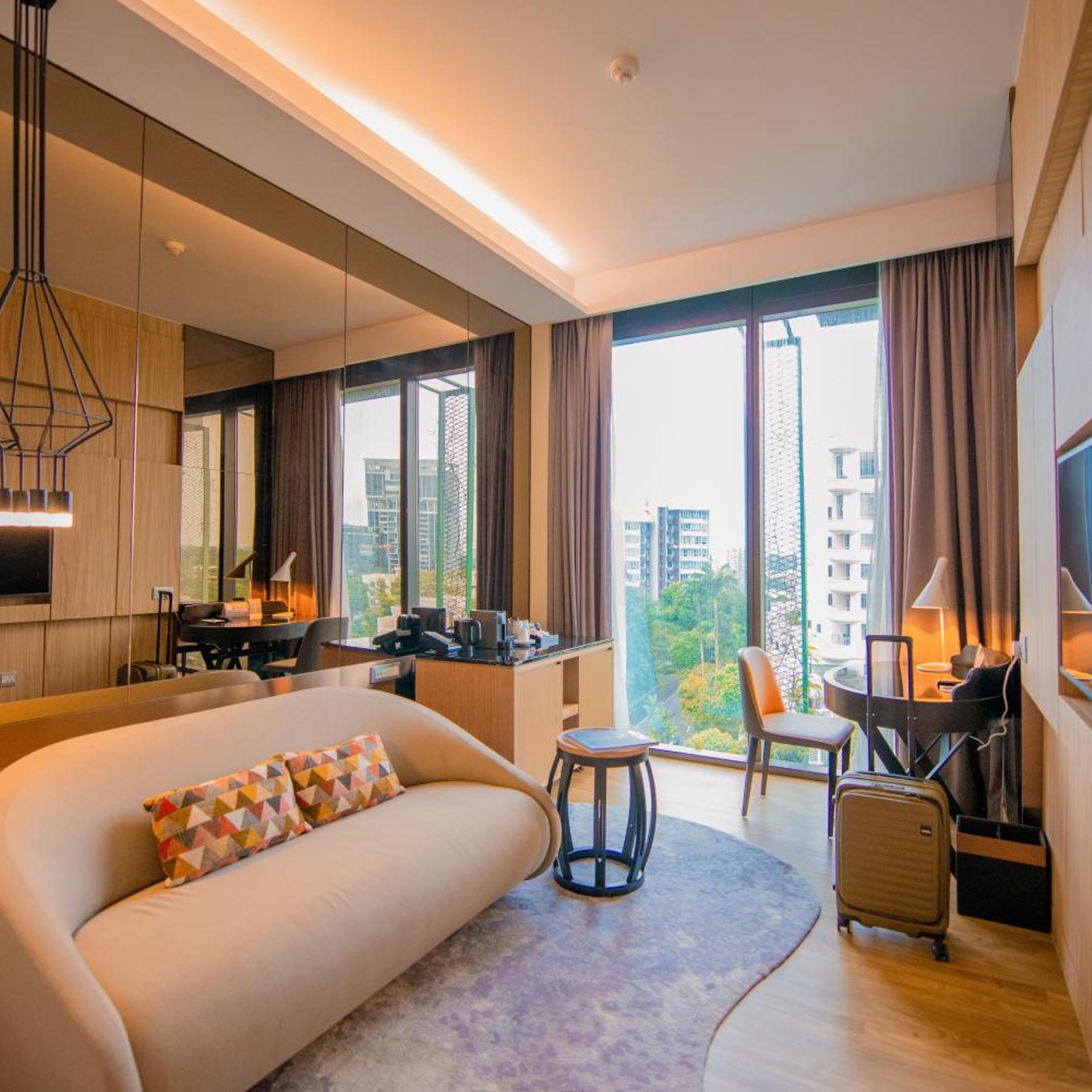 جناح بريفيليج بسرير كينج مع دخول الصالة، Mercure Singapore On Stevens 7/8