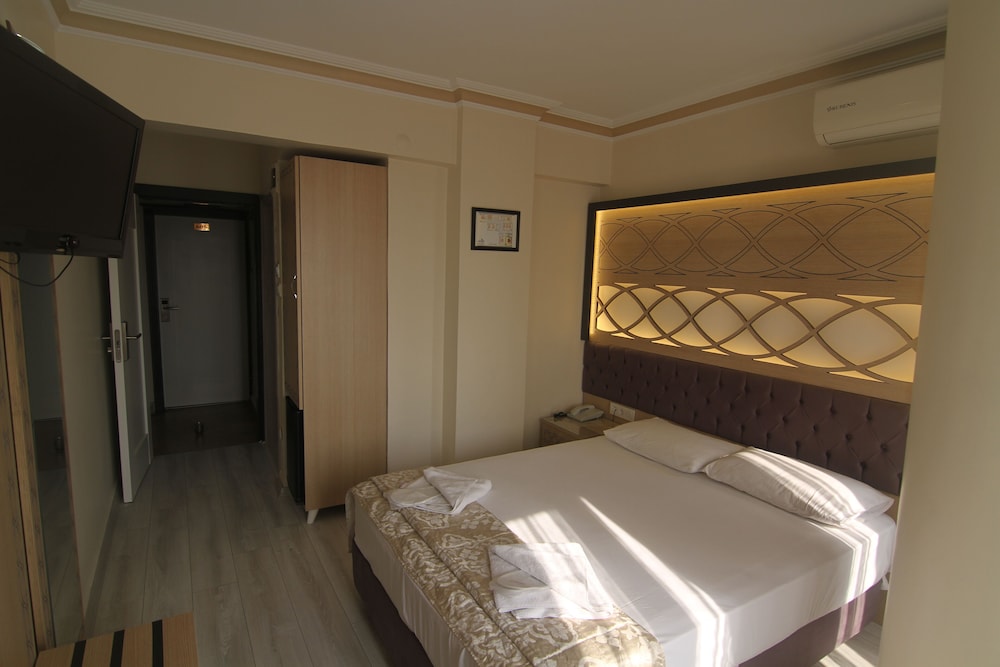Grand Liza Hotel 10/49