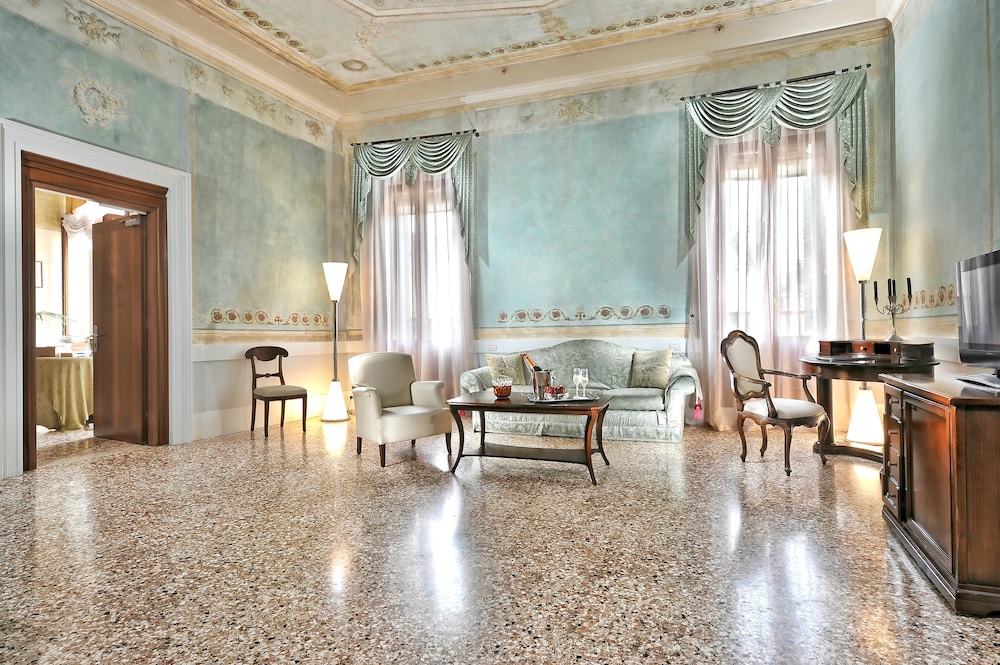 Palazzo Vitturi Hotel 54/67