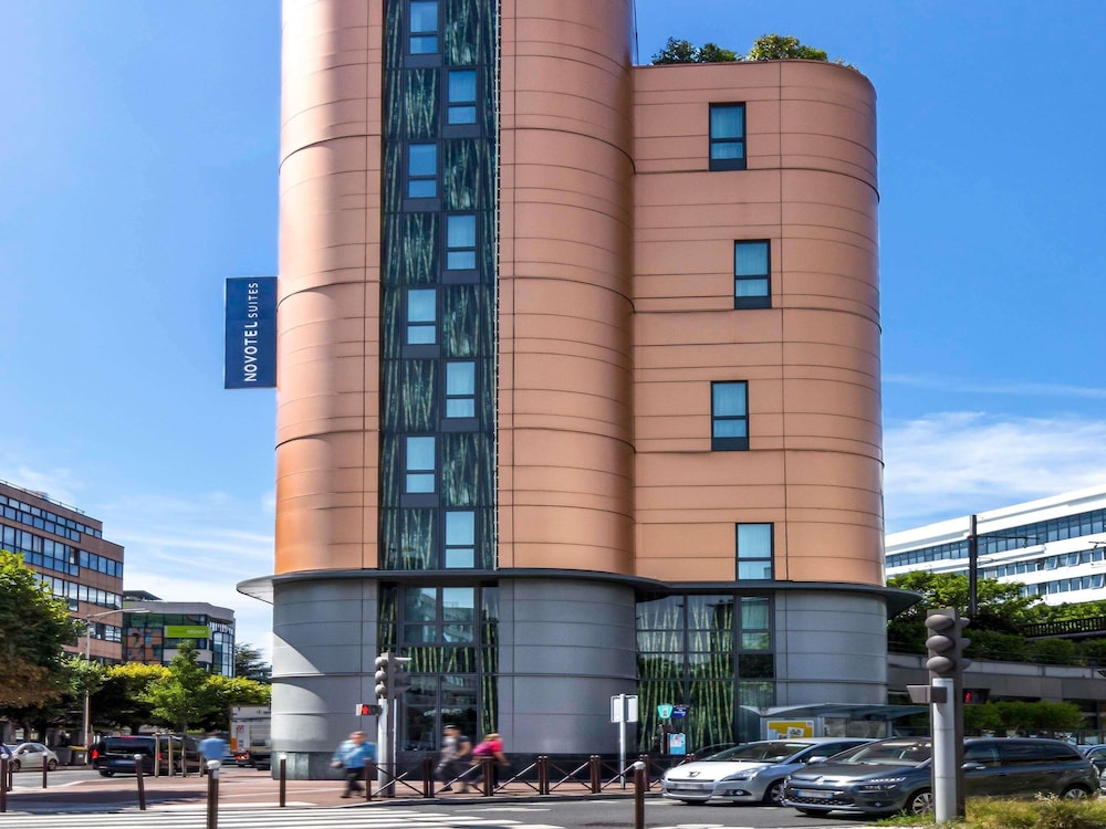 Novotel Suites Paris Issy Les Moulineaux in ISSY LES MOULINEAUX