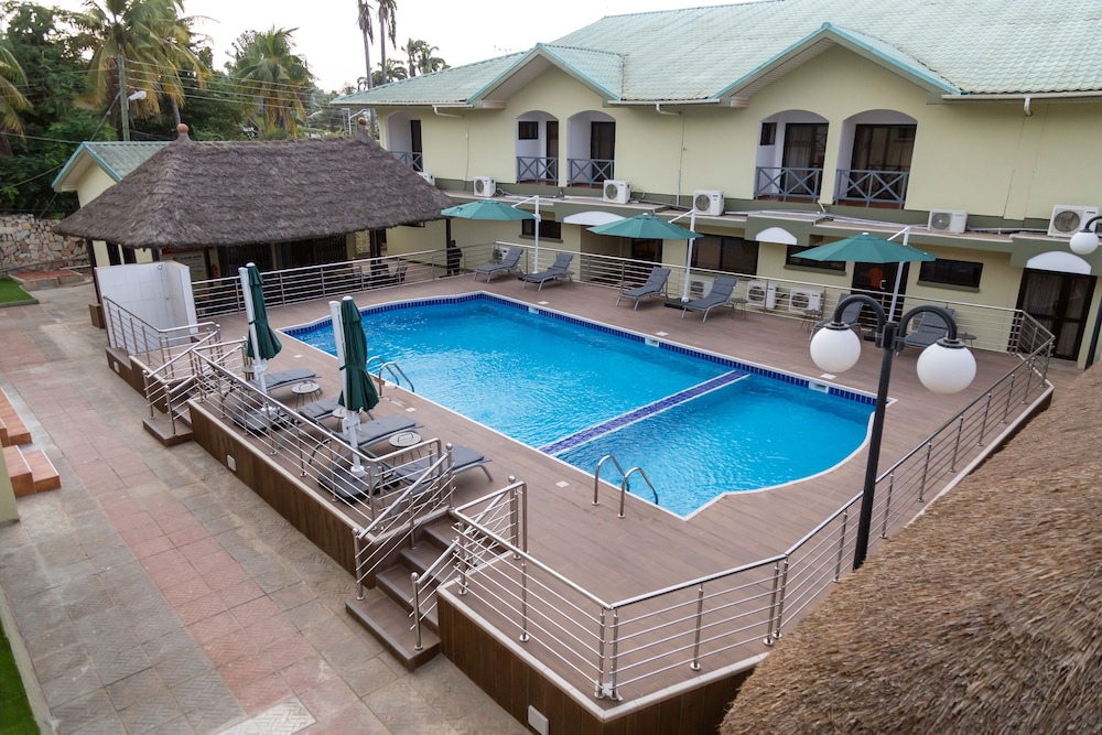Sunlodge Hotel 45/51