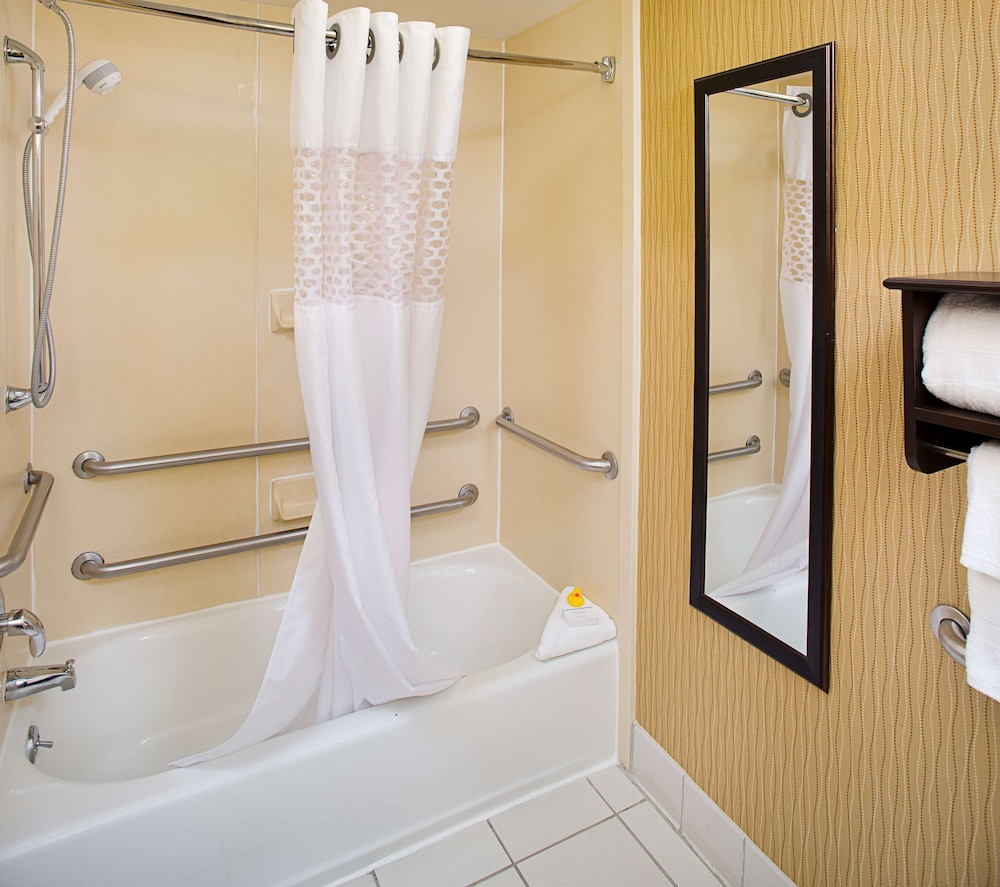 HAMPTON INN COLUMBIA 8/46