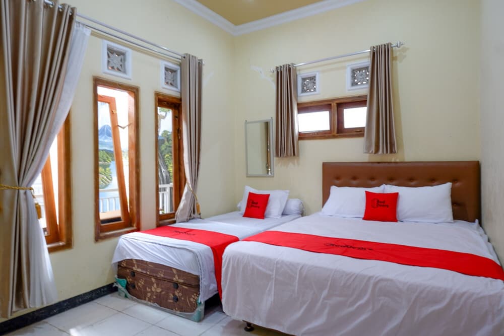 RedDoorz near Desa Wisata Tambi Dieng 15/32