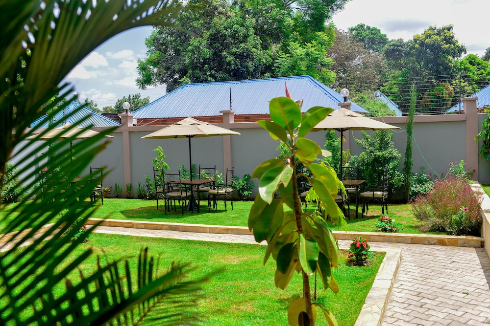 Green Mountain Hotel 44/48