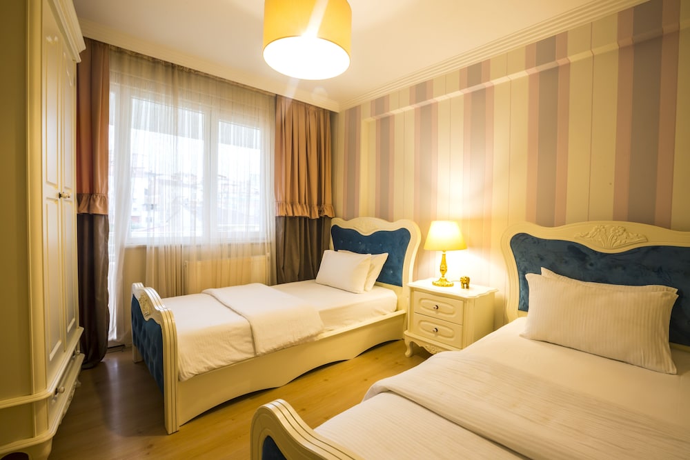 Real King Suit Otel 11/50