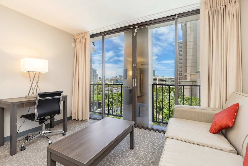 Castle Palms at Waikiki 41/60