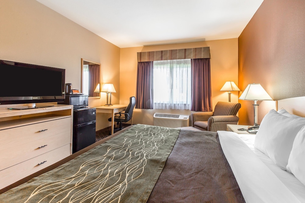 Quality Inn & Suites Loveland 11/34